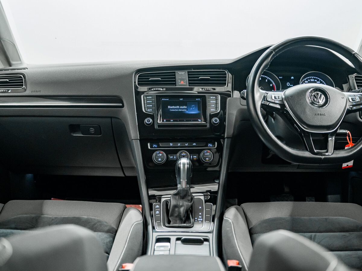 Volkswagen Golf 2013 - фото автомобиля