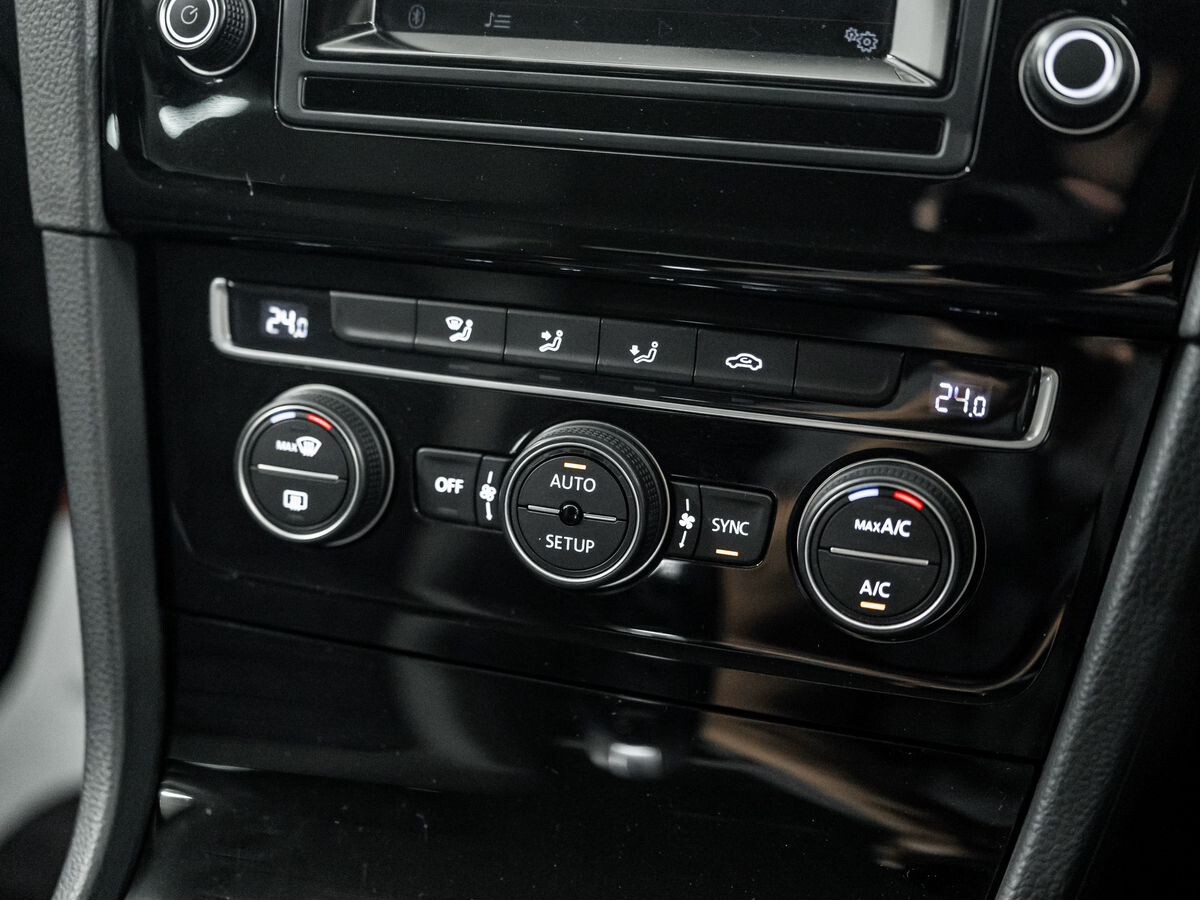 Volkswagen Golf 2013 - фото автомобиля