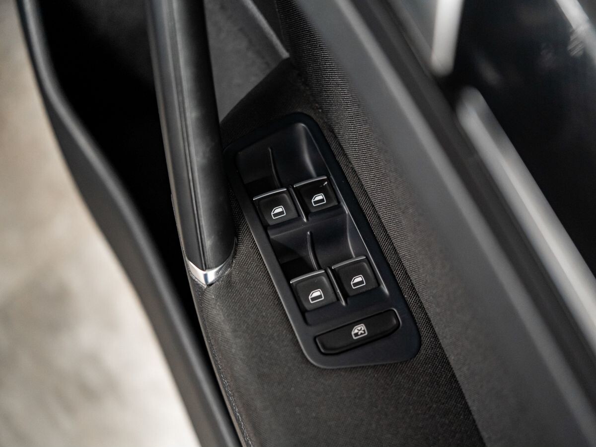 Volkswagen Golf 2013 - фото автомобиля