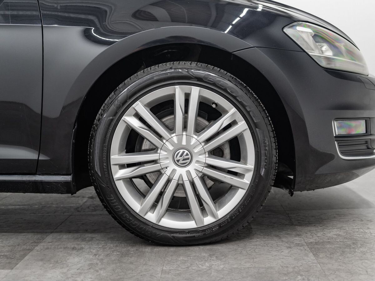 Volkswagen Golf 2013 - фото автомобиля