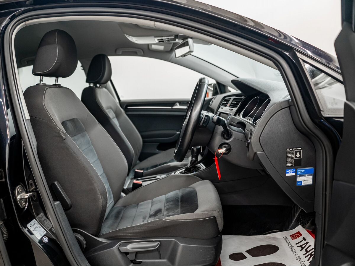 Volkswagen Golf 2013 - фото автомобиля