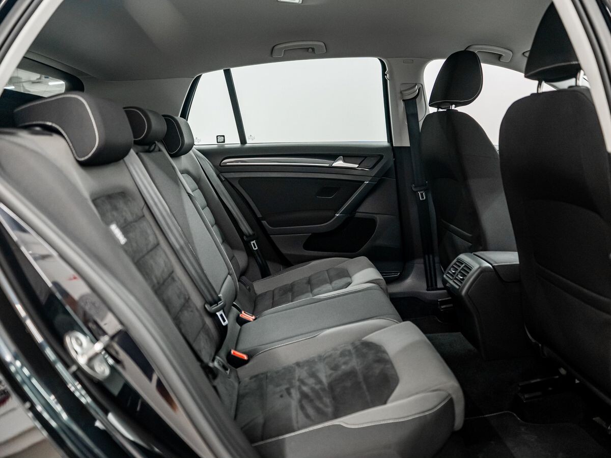 Volkswagen Golf 2013 - фото автомобиля