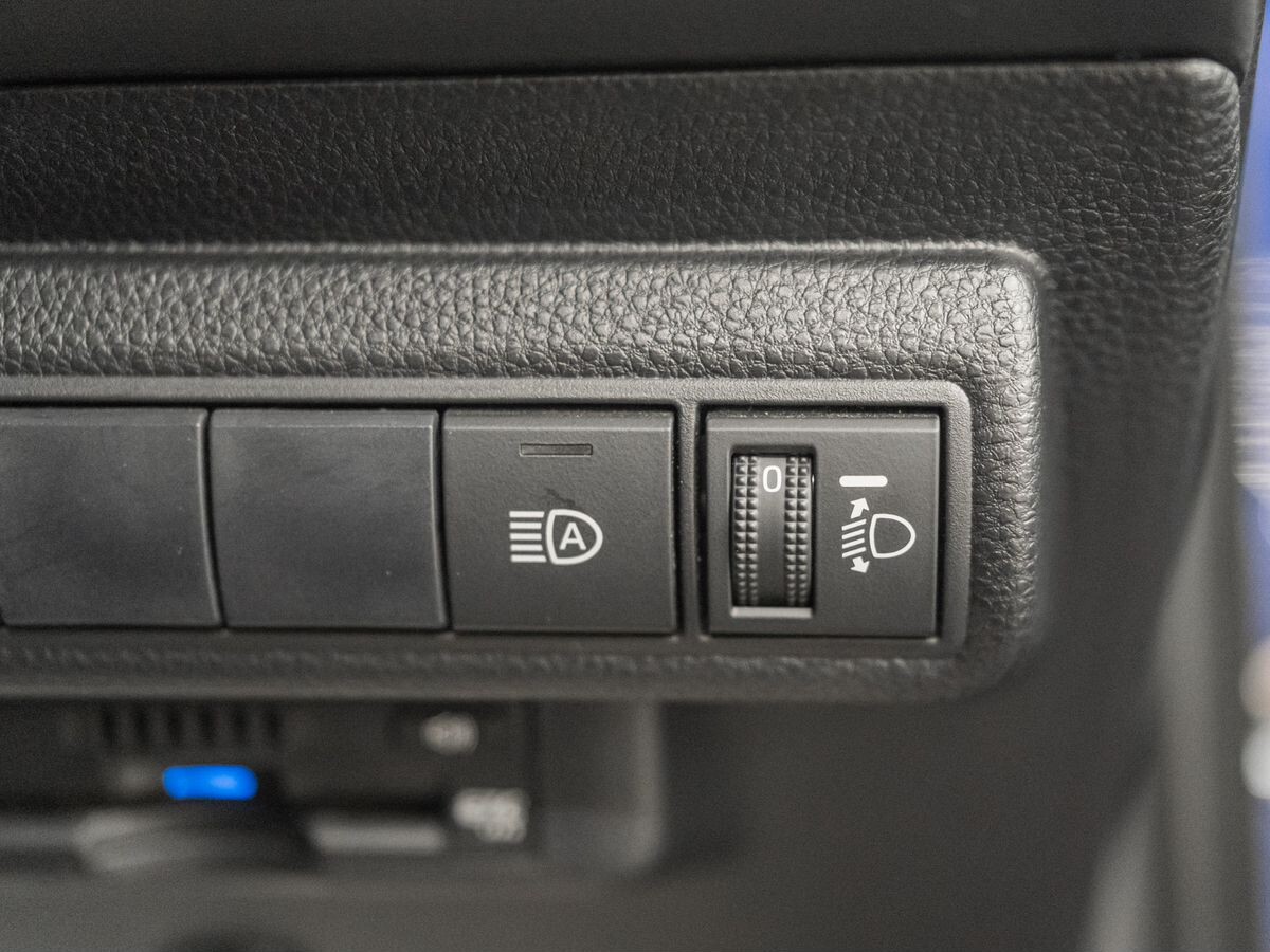 Toyota Corolla 2019 - фото автомобиля