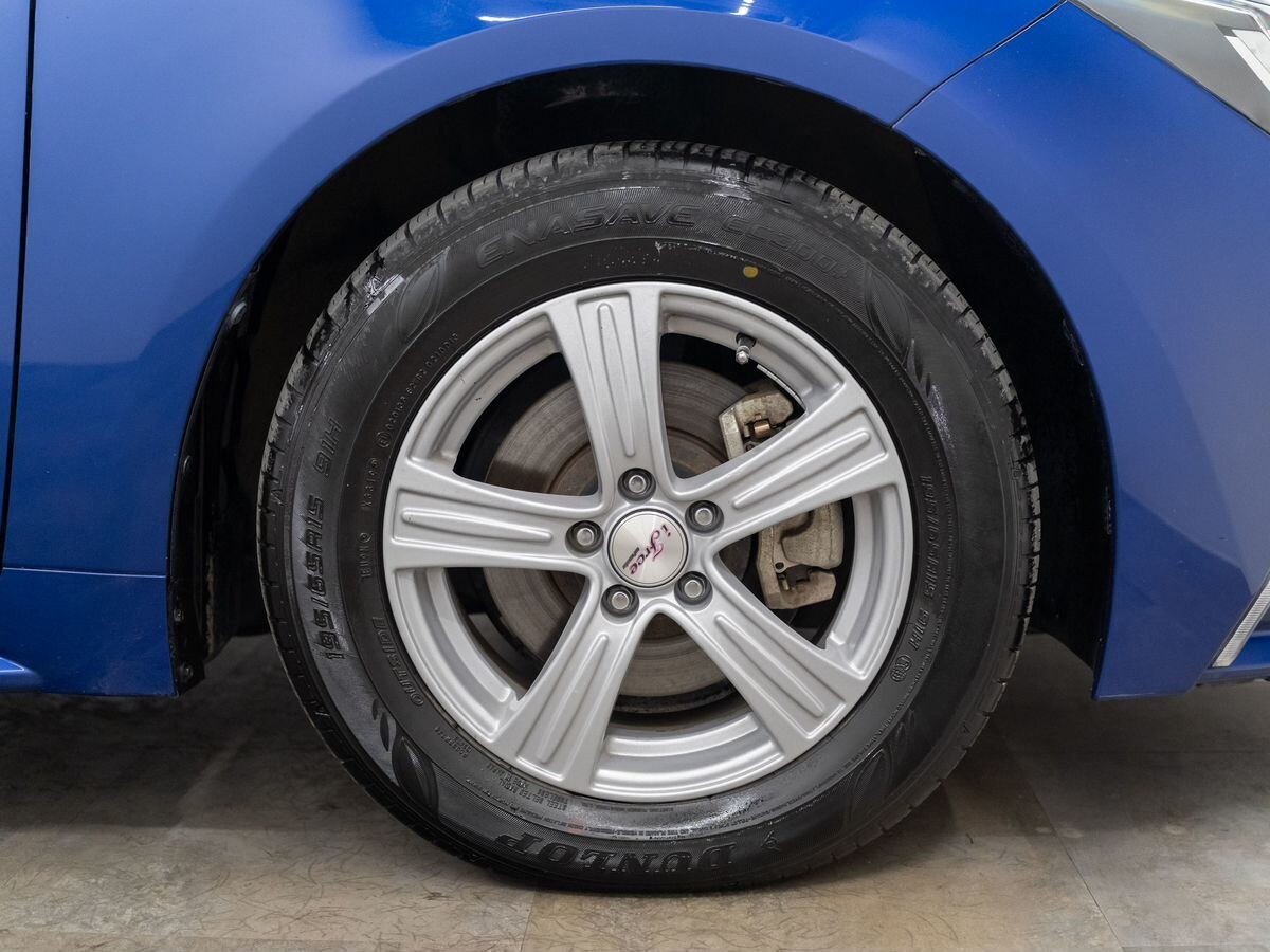 Toyota Corolla 2019 - фото автомобиля
