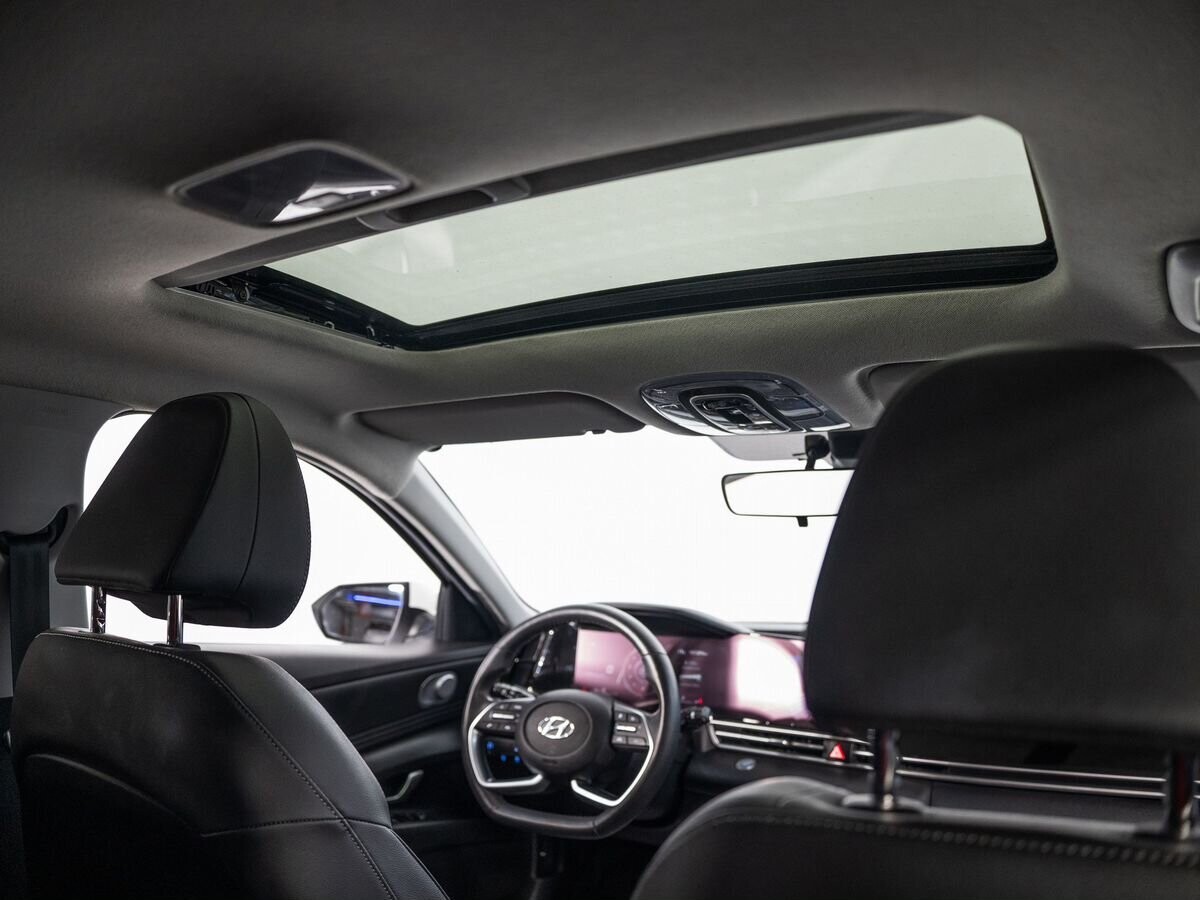 Hyundai Elantra 2021 - фото автомобиля