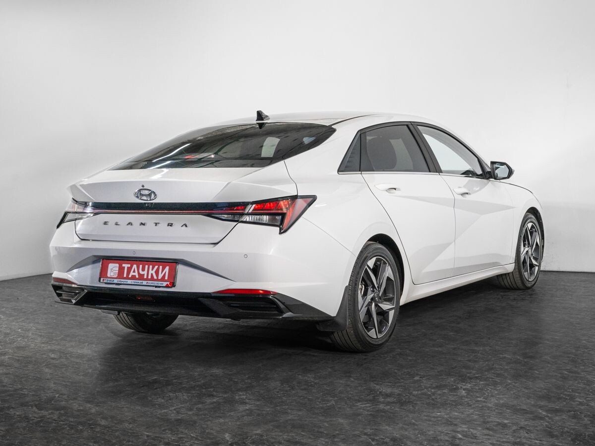 Hyundai Elantra 2021 - фото автомобиля