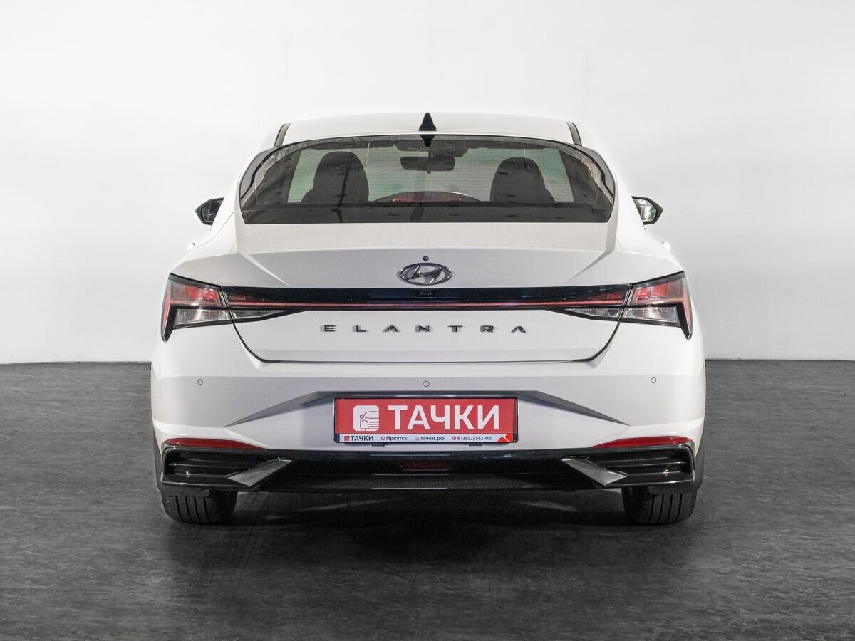 Hyundai Elantra 2021 - фото автомобиля