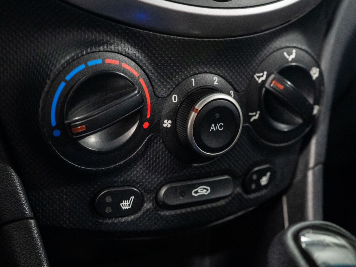 Hyundai Solaris 2015 - фото автомобиля