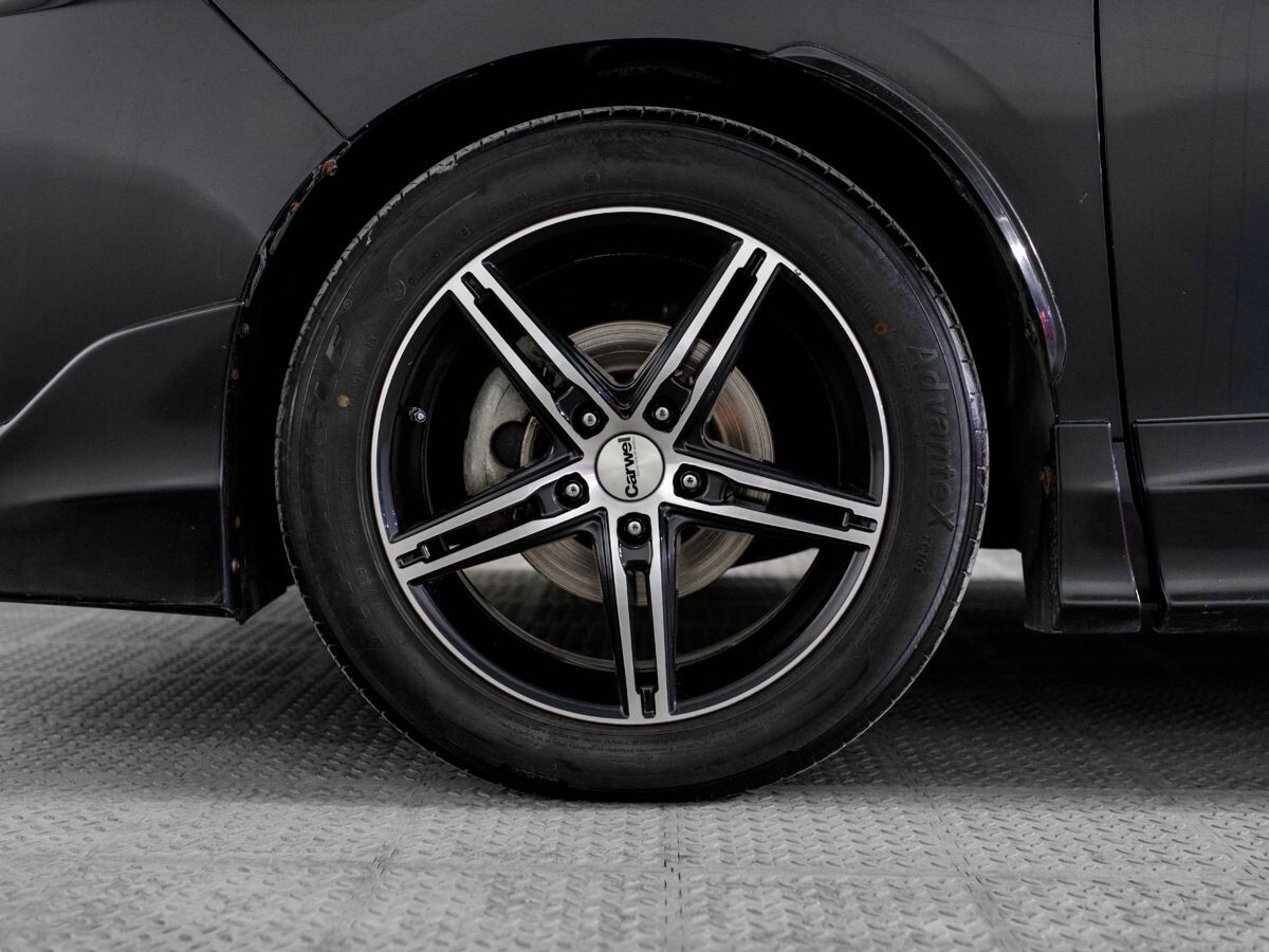 Toyota Voxy 2014 - фото автомобиля