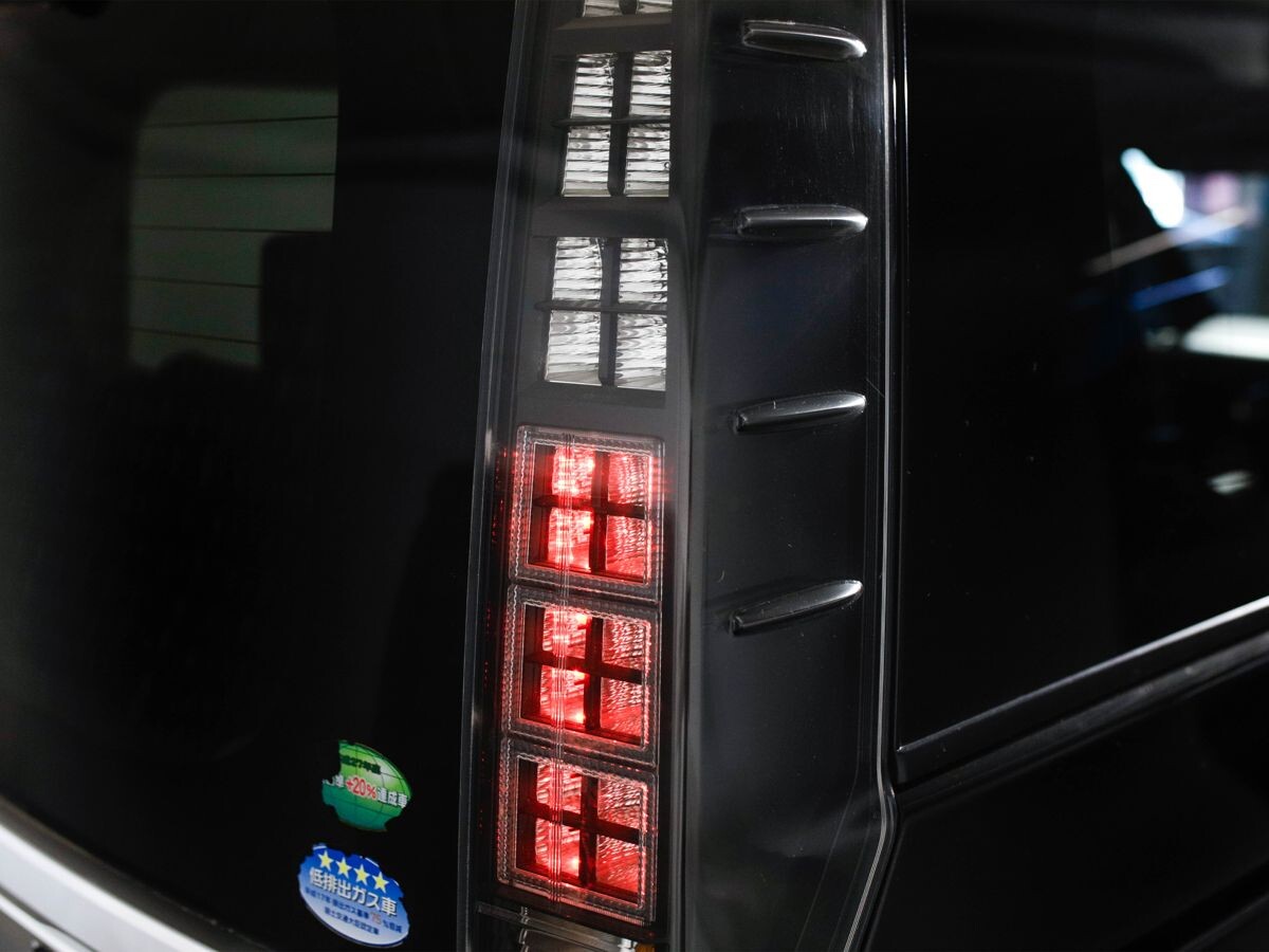 Toyota Voxy 2014 - фото автомобиля