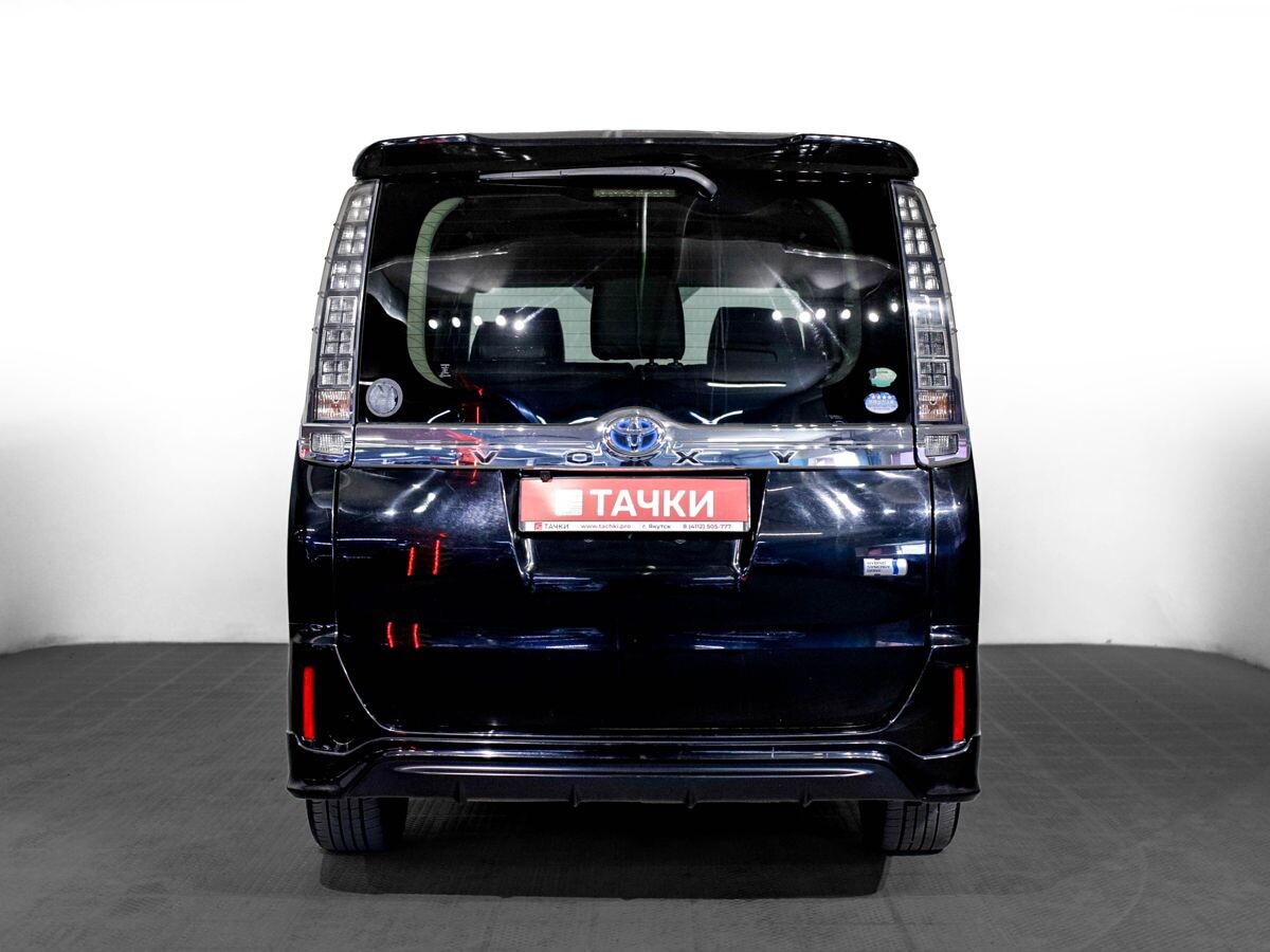 Toyota Voxy 2014 - фото автомобиля
