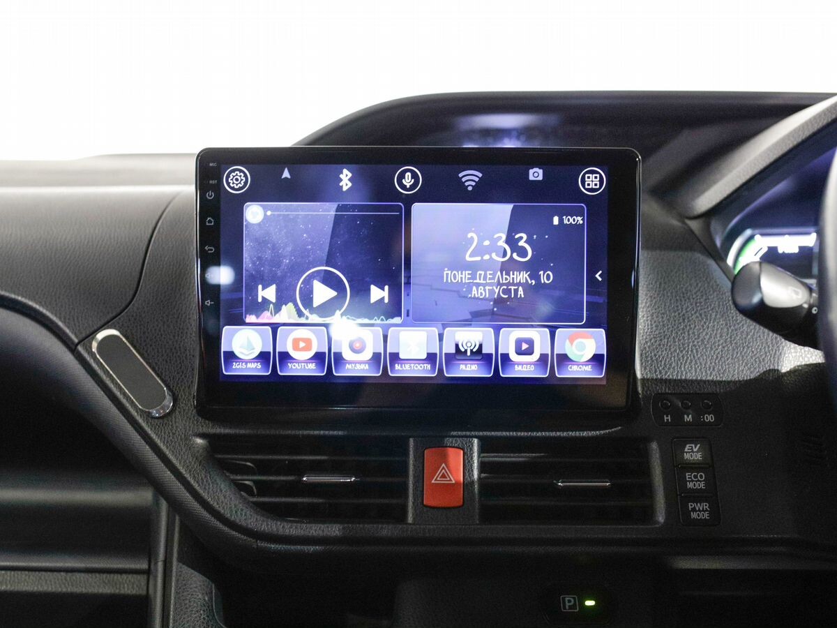 Toyota Voxy 2014 - фото автомобиля