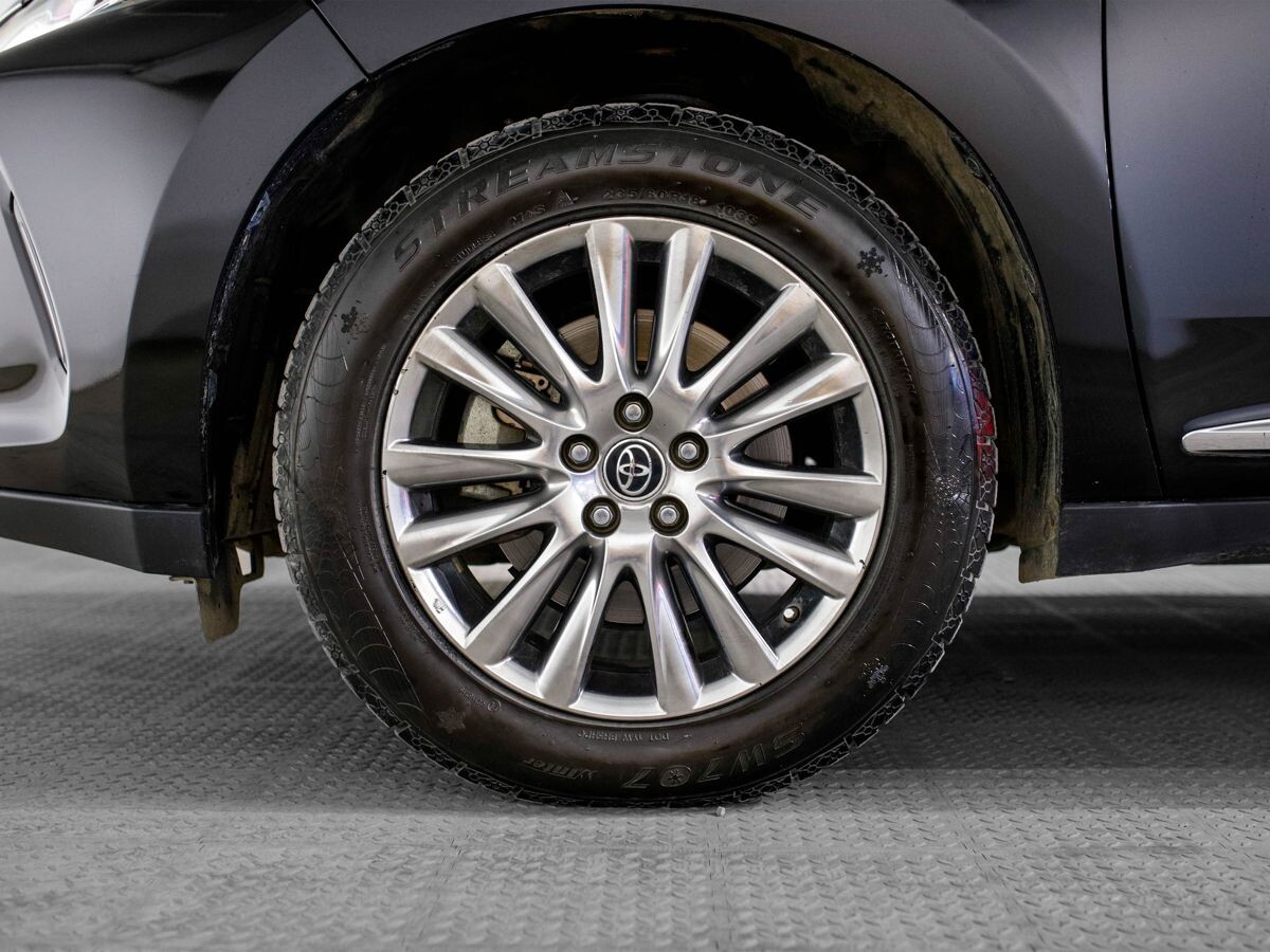 Toyota Harrier 2018 - фото автомобиля