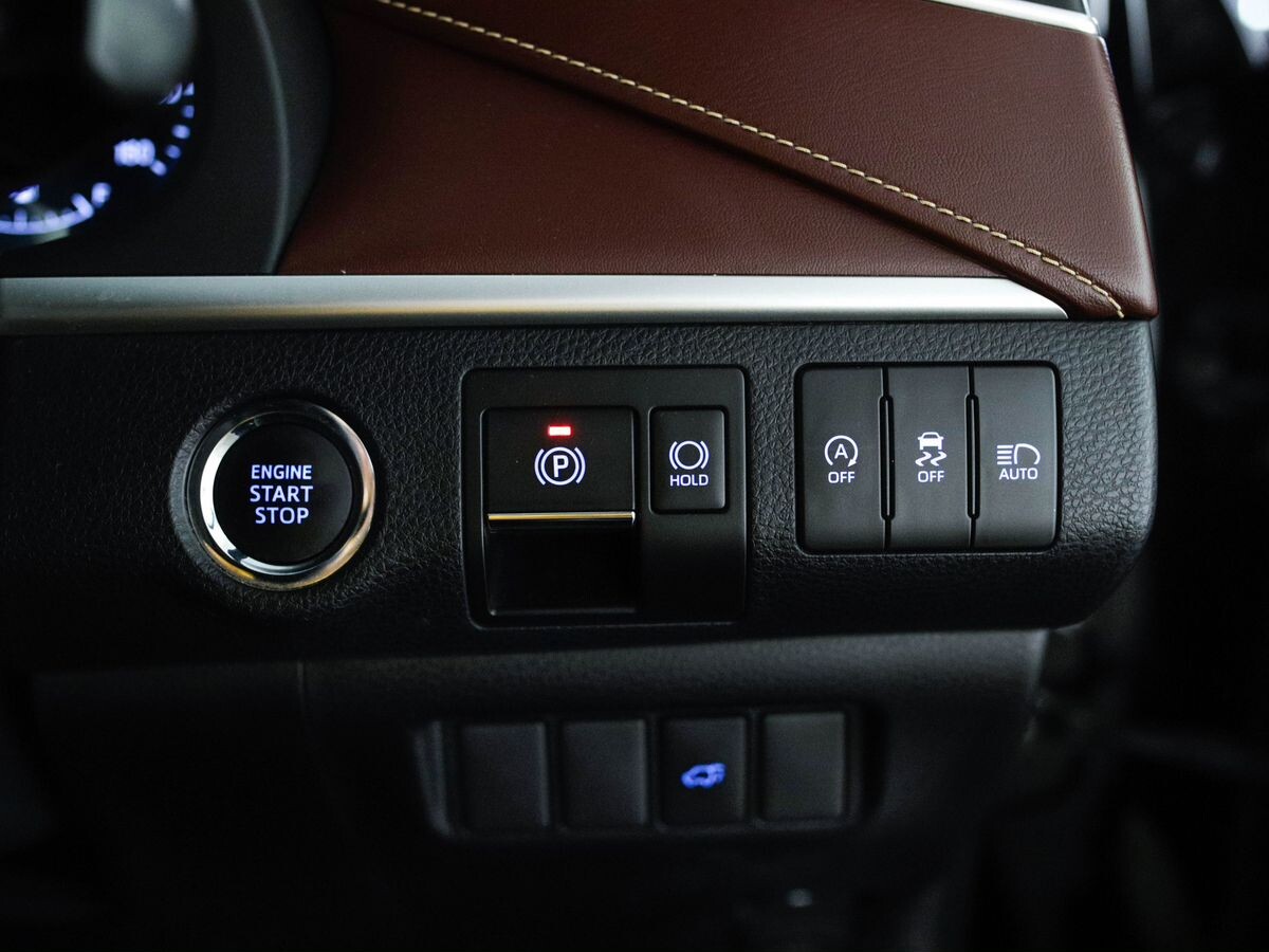 Toyota Harrier 2018 - фото автомобиля
