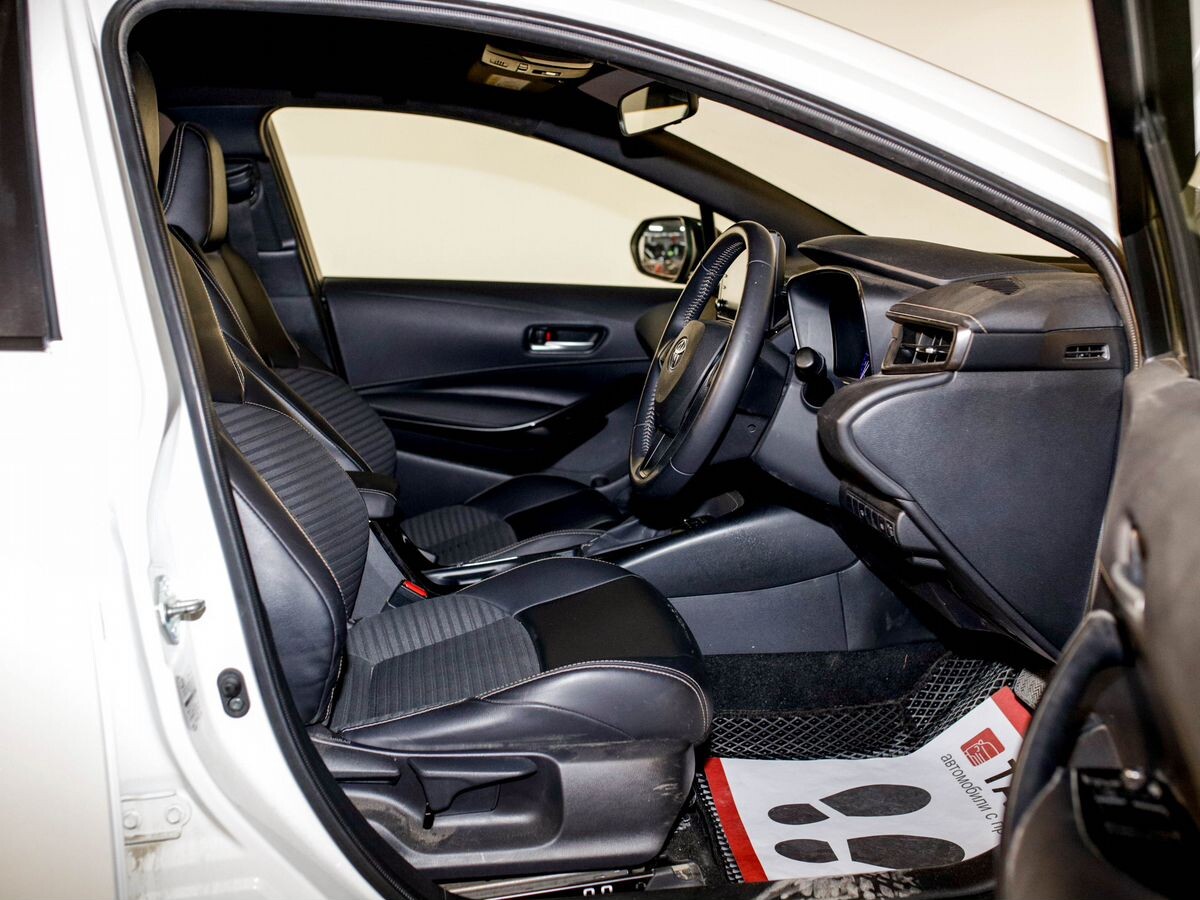 Toyota Corolla 2020 - фото автомобиля