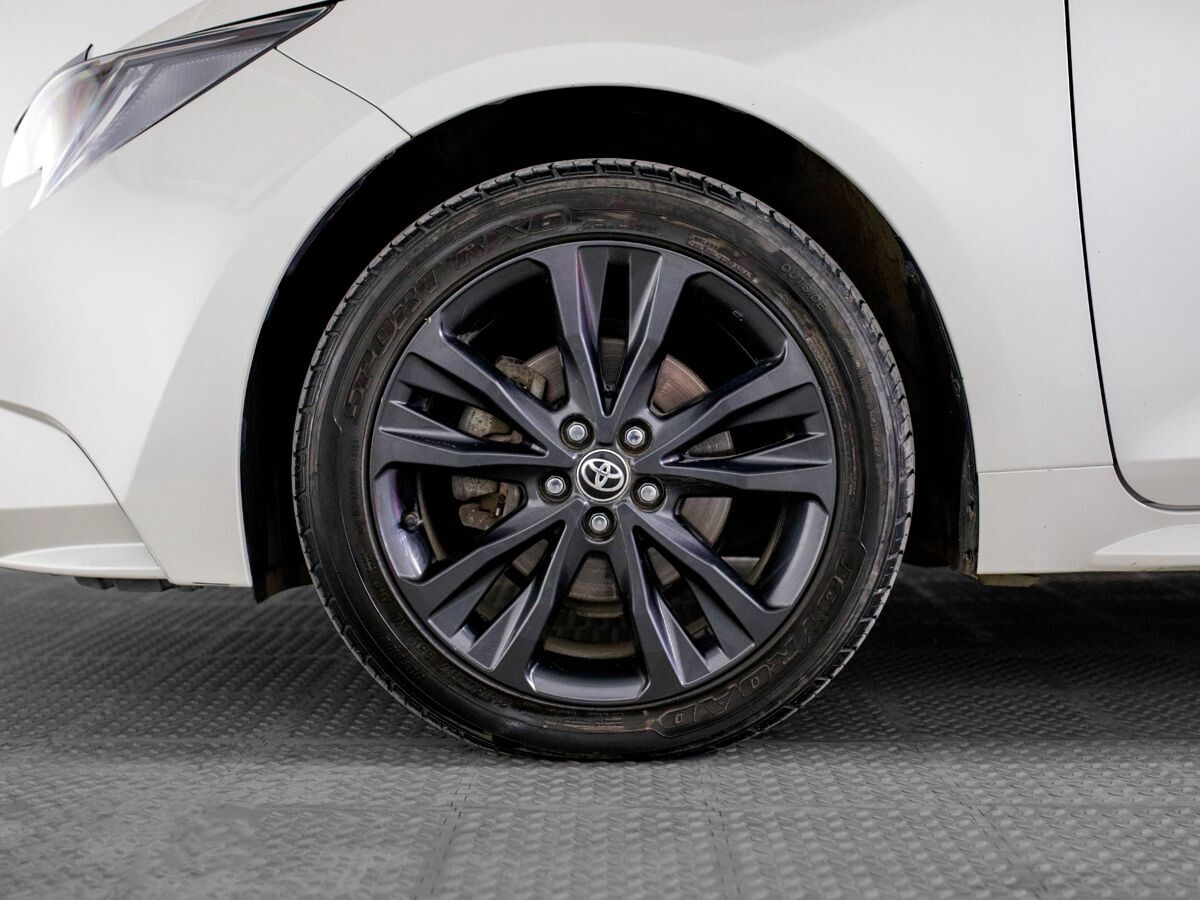 Toyota Corolla 2020 - фото автомобиля
