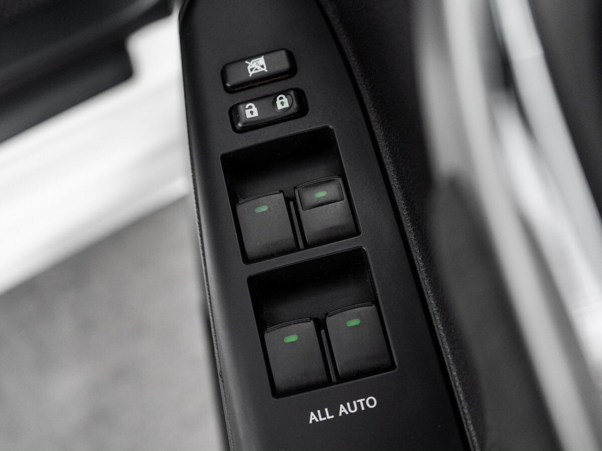 Lexus CT200h 2011 - фото автомобиля