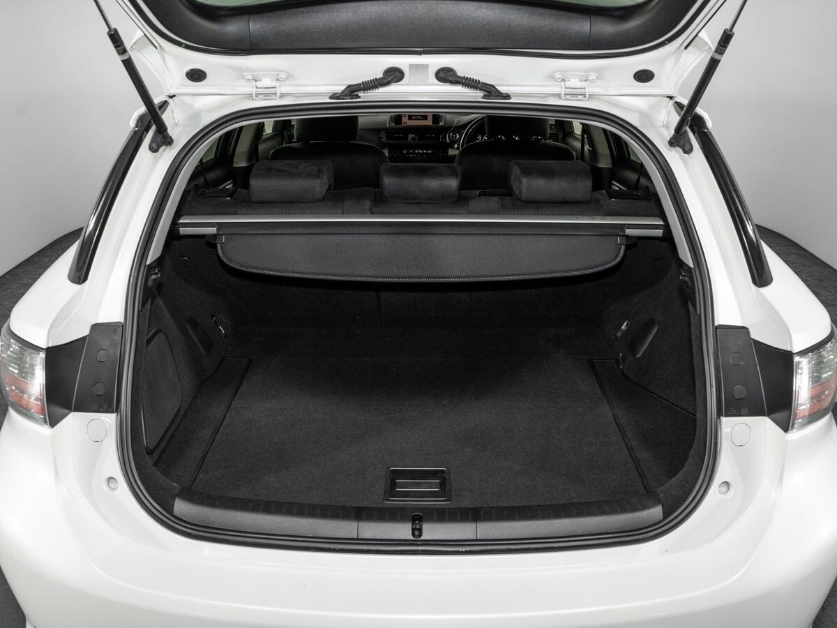 Lexus CT200h 2011 - фото автомобиля