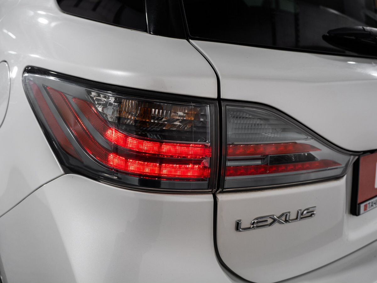 Lexus CT200h 2011 - фото автомобиля