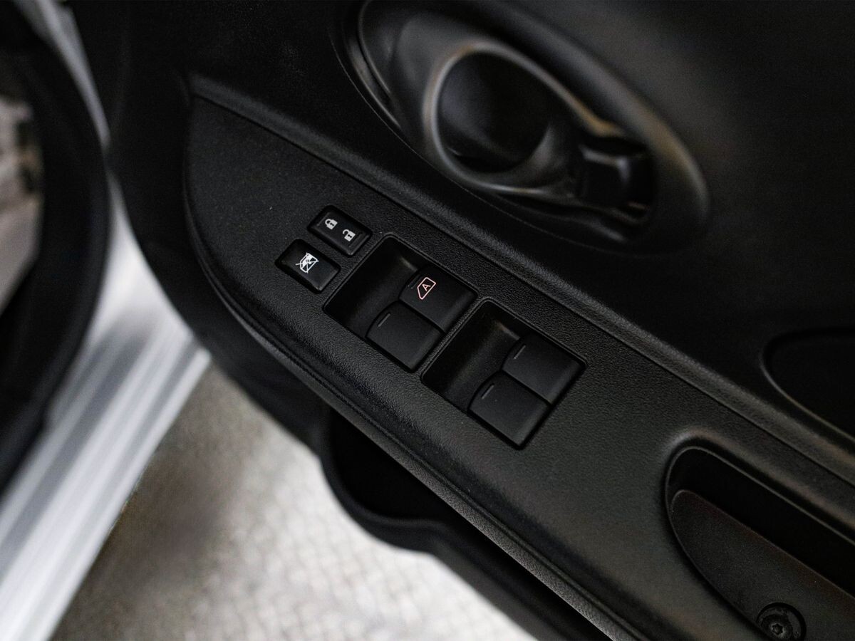 Nissan March 2021 - фото автомобиля