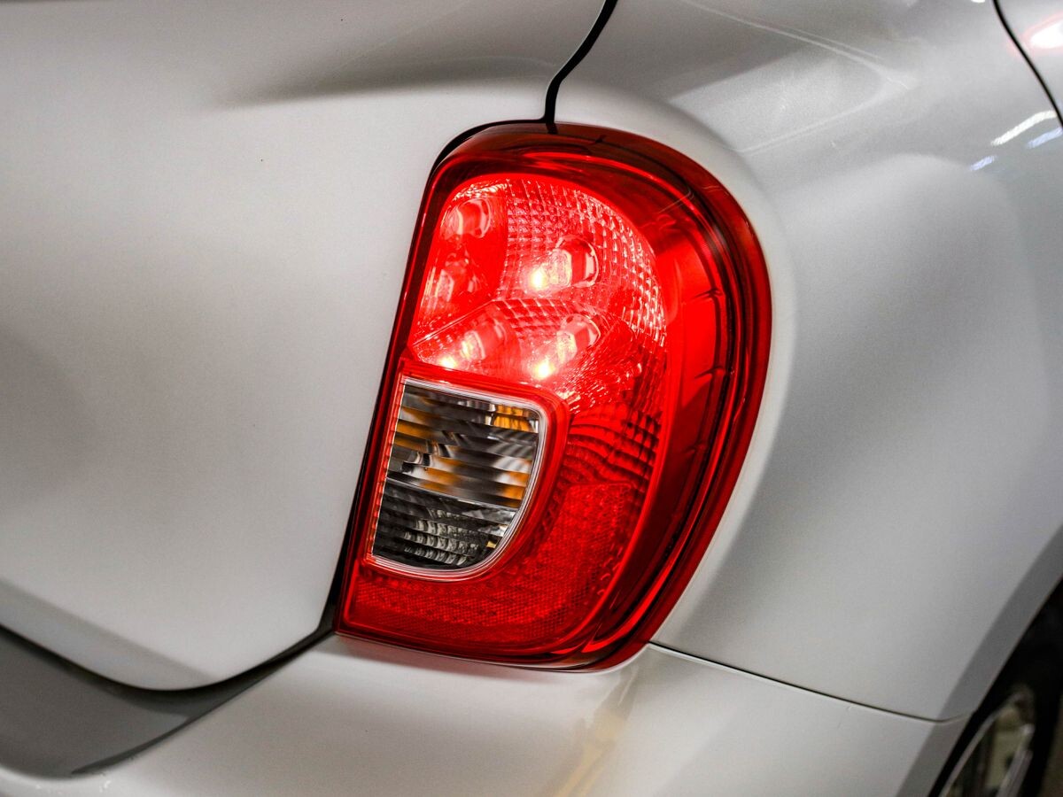 Nissan March 2021 - фото автомобиля
