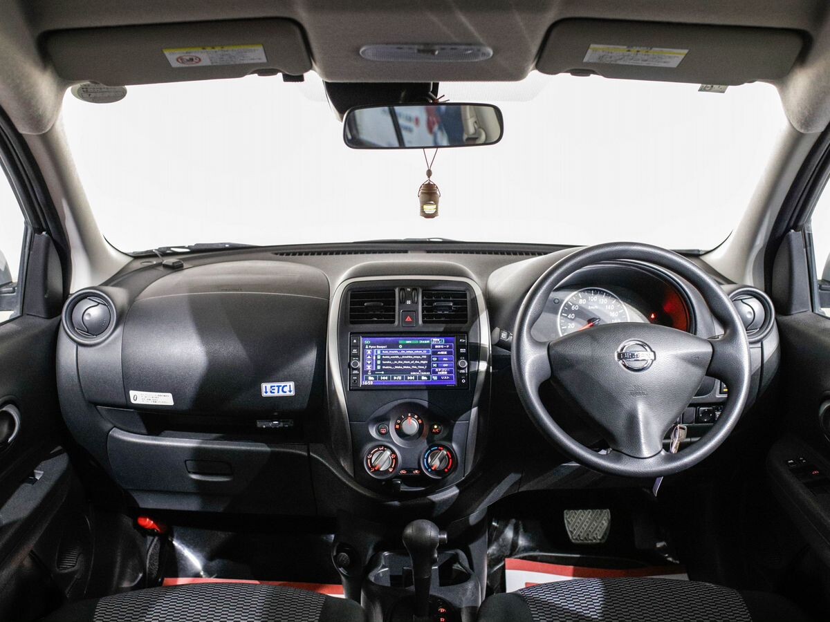 Nissan March 2021 - фото автомобиля