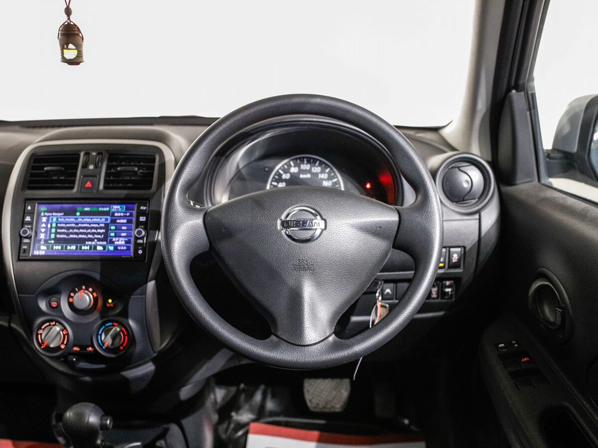 Nissan March 2021 - фото автомобиля