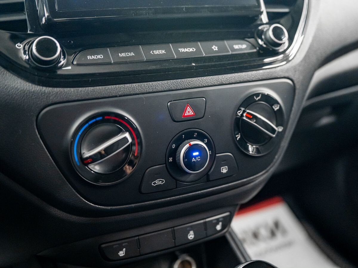 Hyundai Solaris 2020 - фото автомобиля