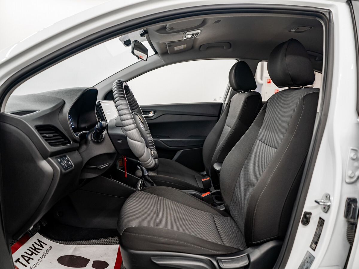 Hyundai Solaris 2020 - фото автомобиля