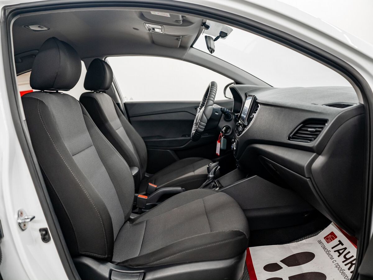 Hyundai Solaris 2020 - фото автомобиля
