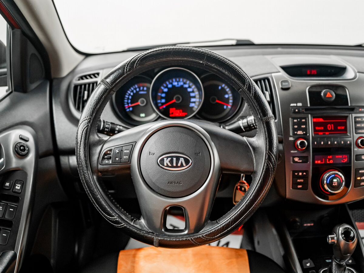 Kia Cerato 2011 - фото автомобиля