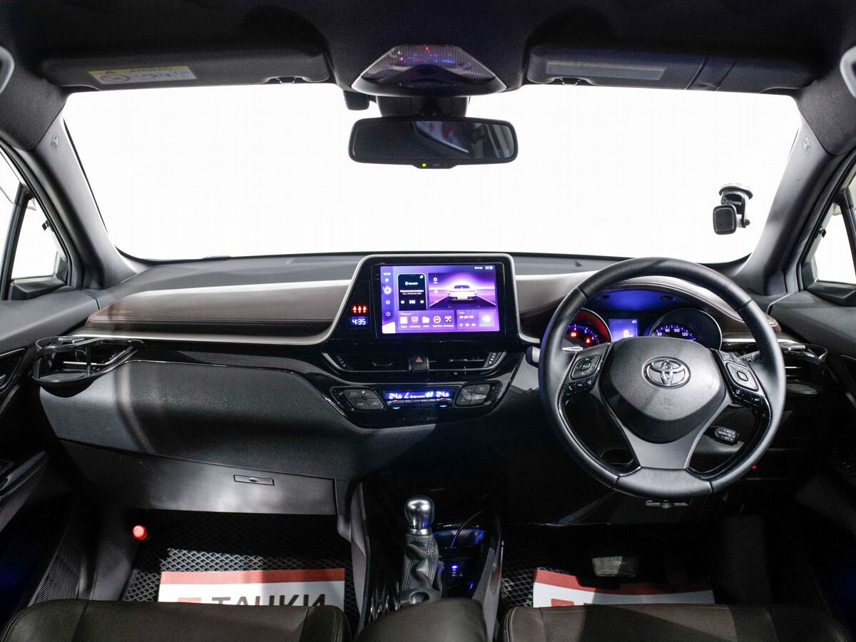 Toyota C-HR 2017 - фото автомобиля