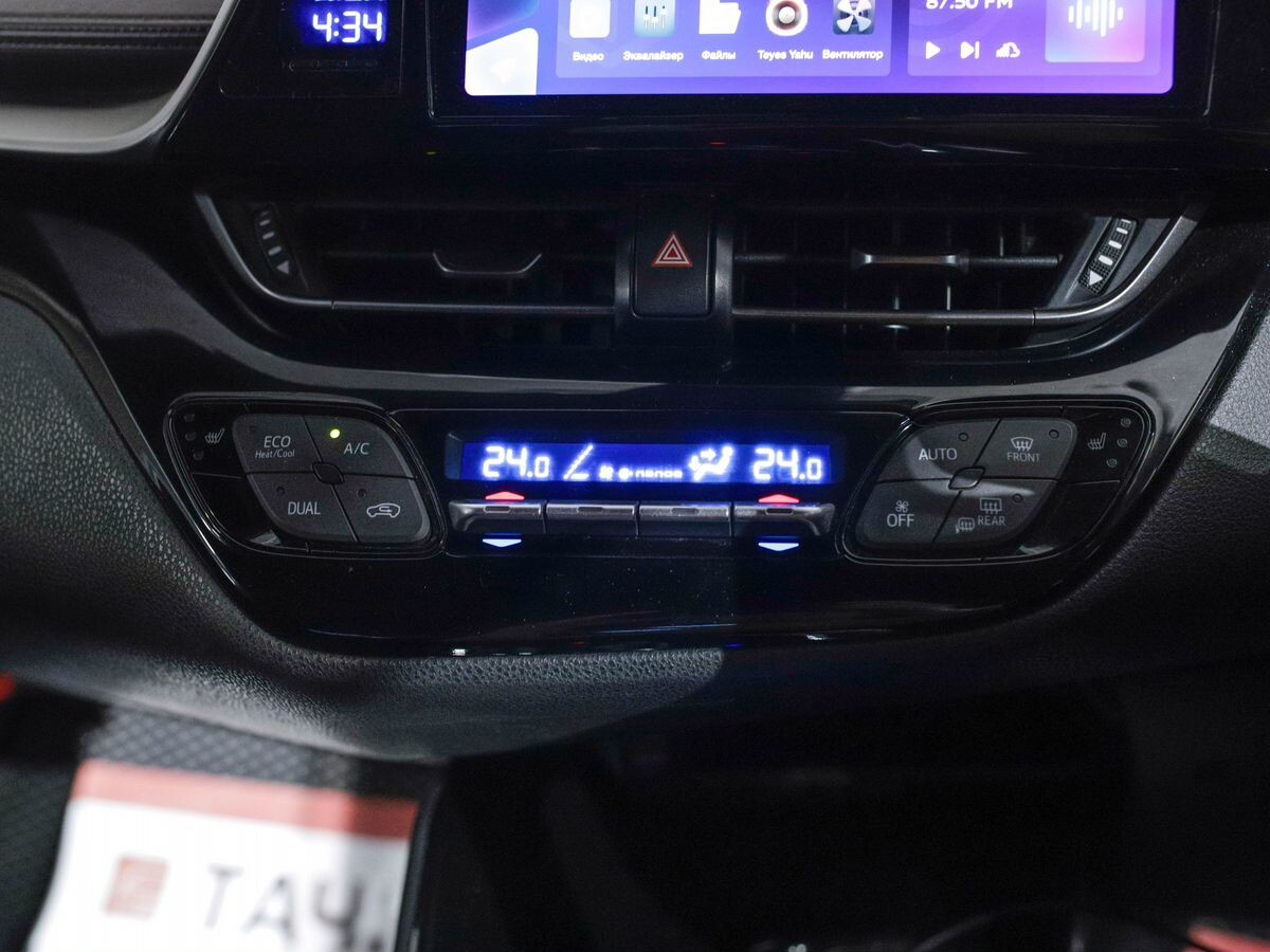 Toyota C-HR 2017 - фото автомобиля
