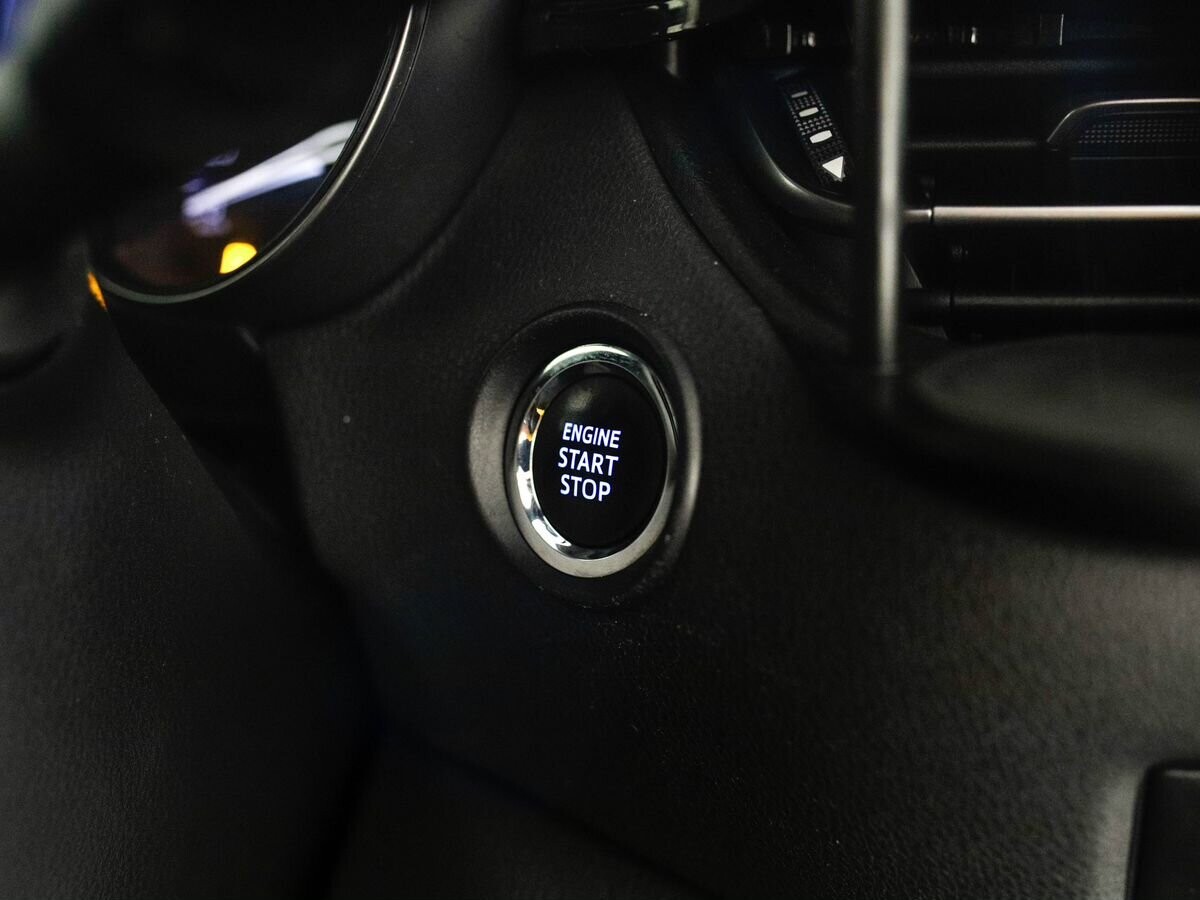 Toyota C-HR 2017 - фото автомобиля