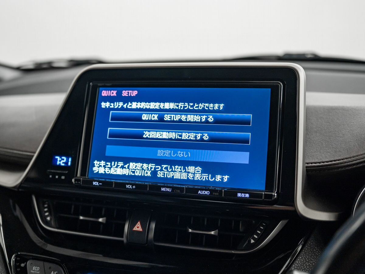 Toyota C-HR 2017 - фото автомобиля