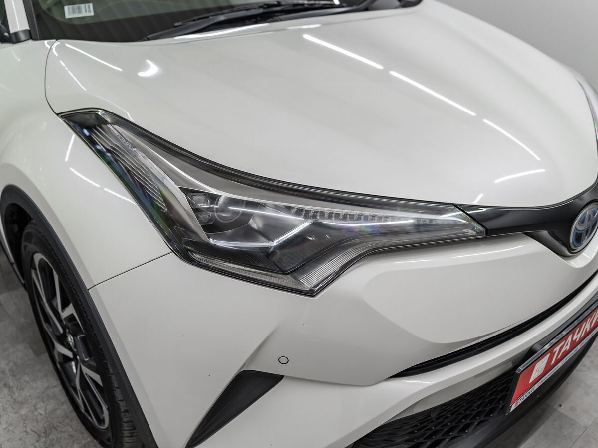 Toyota C-HR 2017 - фото автомобиля