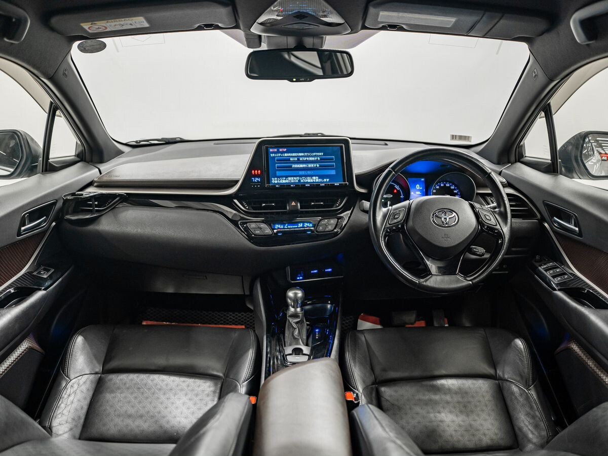 Toyota C-HR 2017 - фото автомобиля
