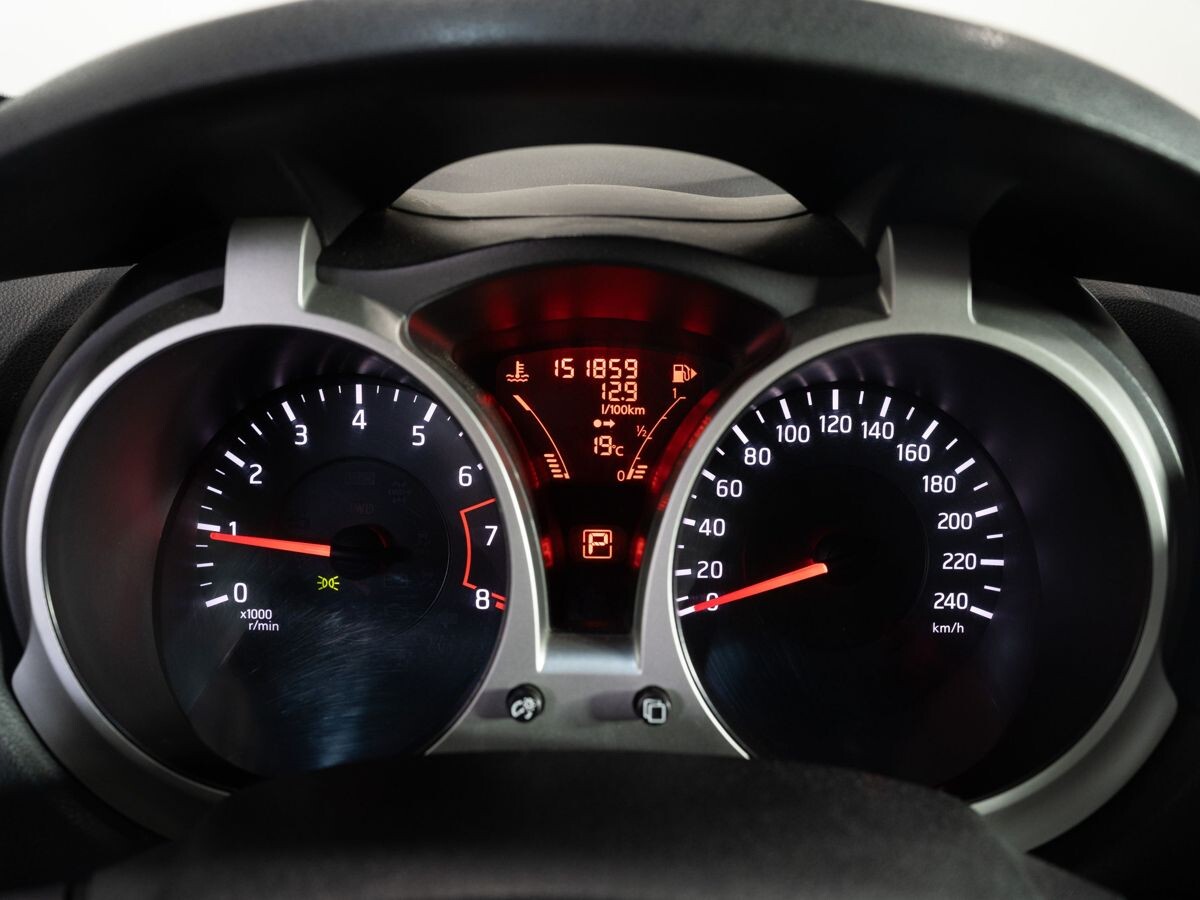 Nissan Juke 2013 - фото автомобиля
