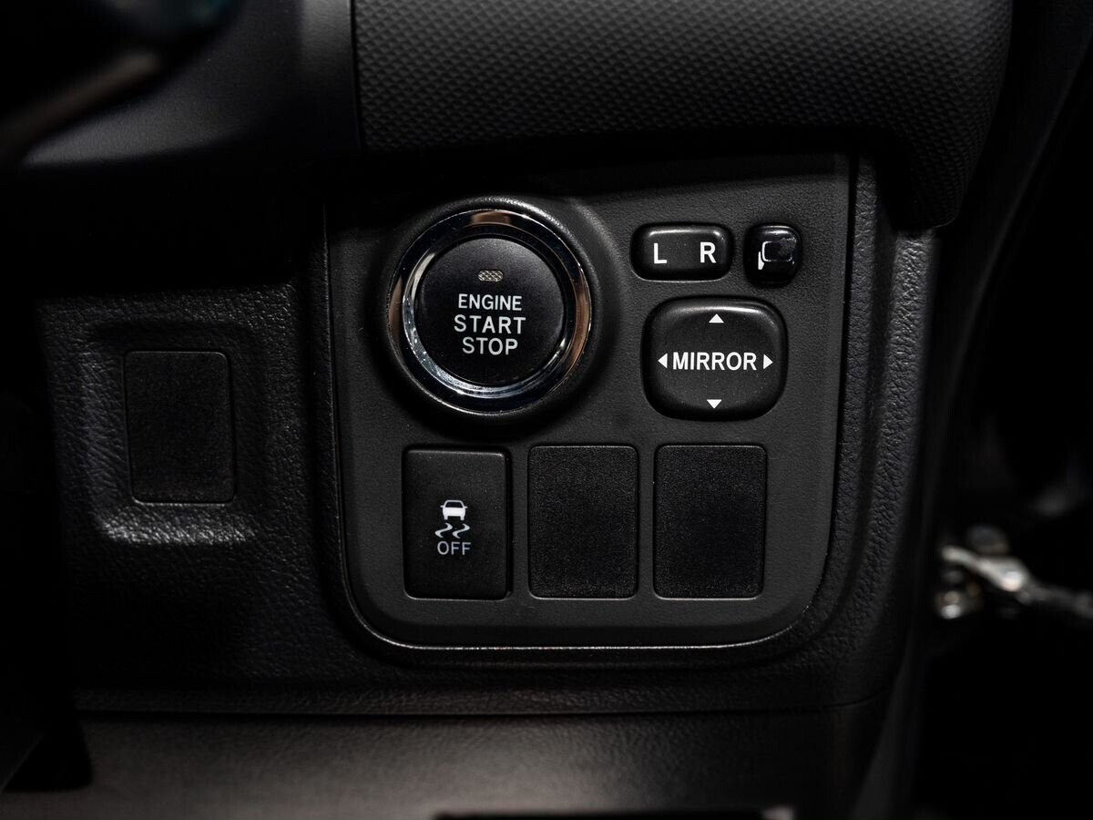 Toyota Wish 2014 - фото автомобиля