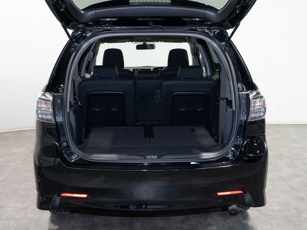 Toyota Wish 2014 - фото автомобиля