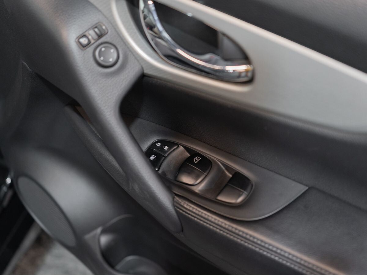 Nissan X-Trail 2015 - фото автомобиля