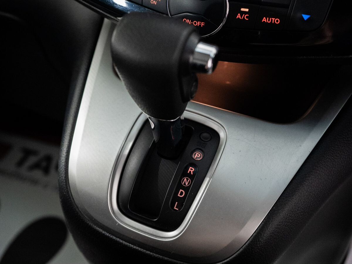 Nissan Serena 2015 - фото автомобиля