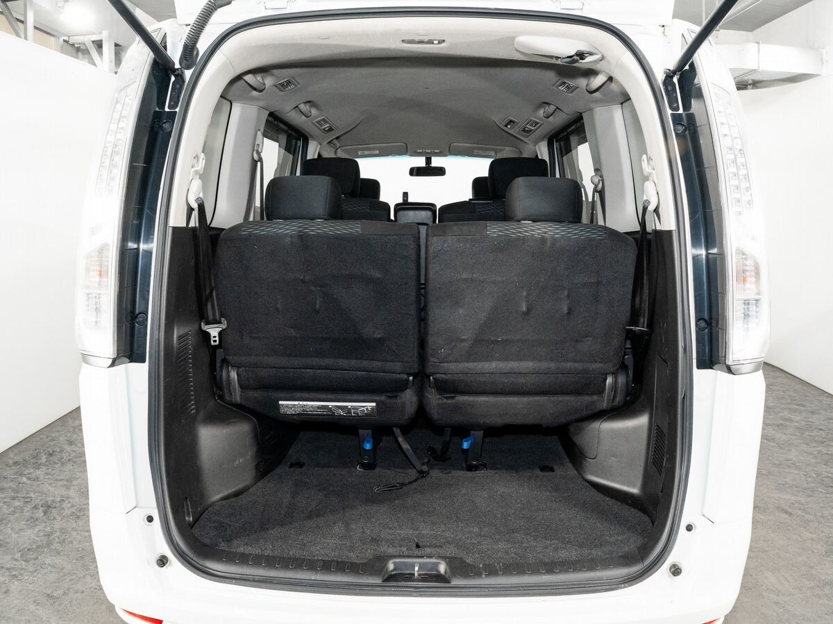 Nissan Serena 2015 - фото автомобиля