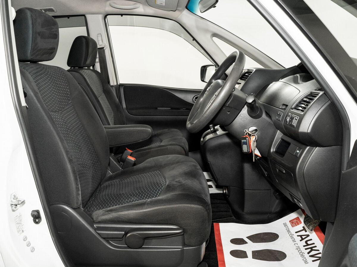 Nissan Serena 2015 - фото автомобиля