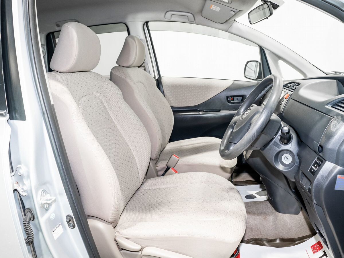 Toyota Ractis 2007 - фото автомобиля