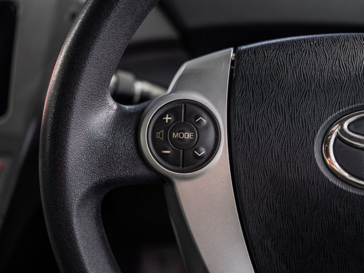 Toyota Prius 2012 - фото автомобиля