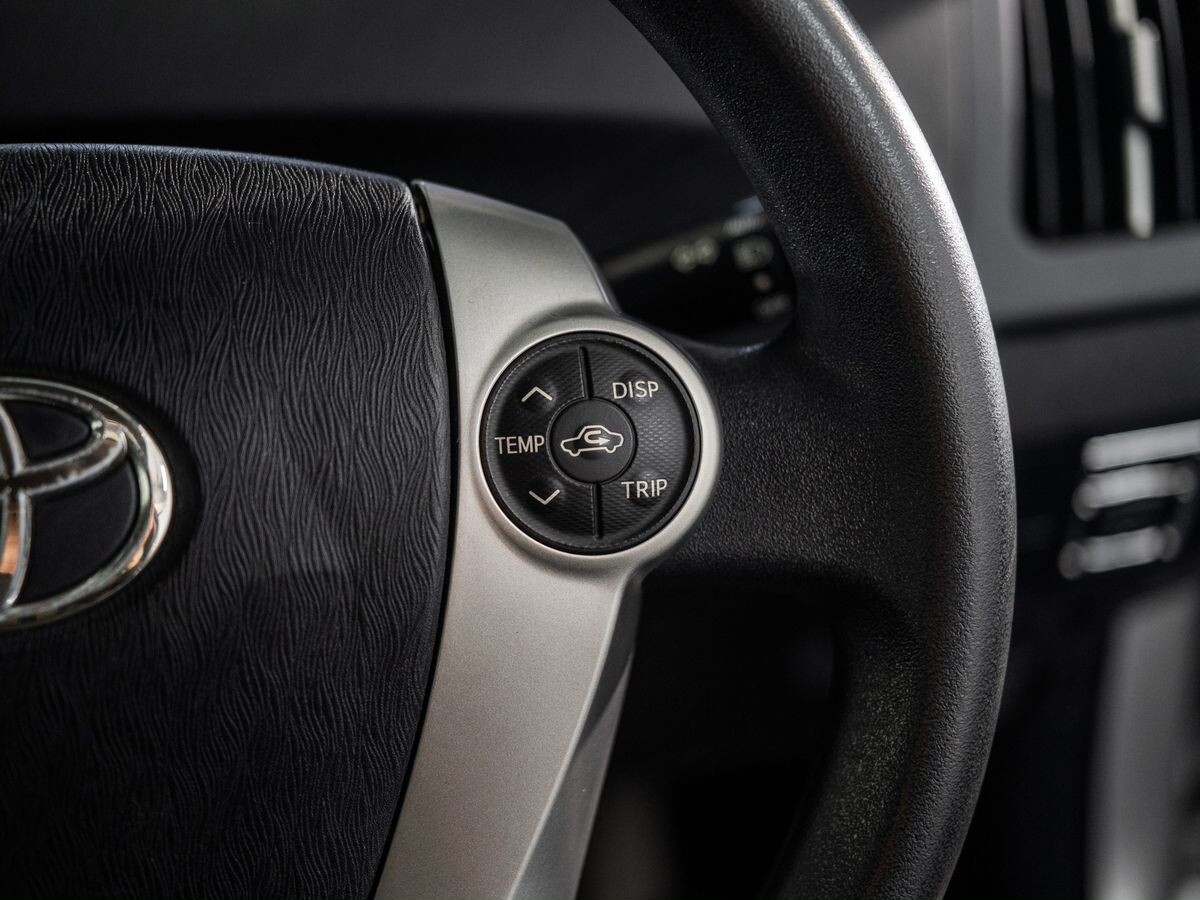 Toyota Prius 2012 - фото автомобиля