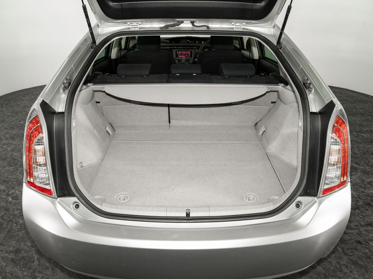 Toyota Prius 2012 - фото автомобиля