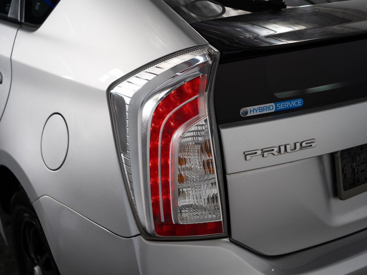 Toyota Prius 2012 - фото автомобиля