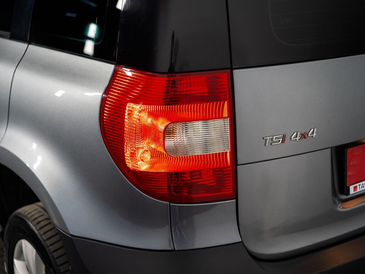 Skoda Yeti 2013 - фото автомобиля